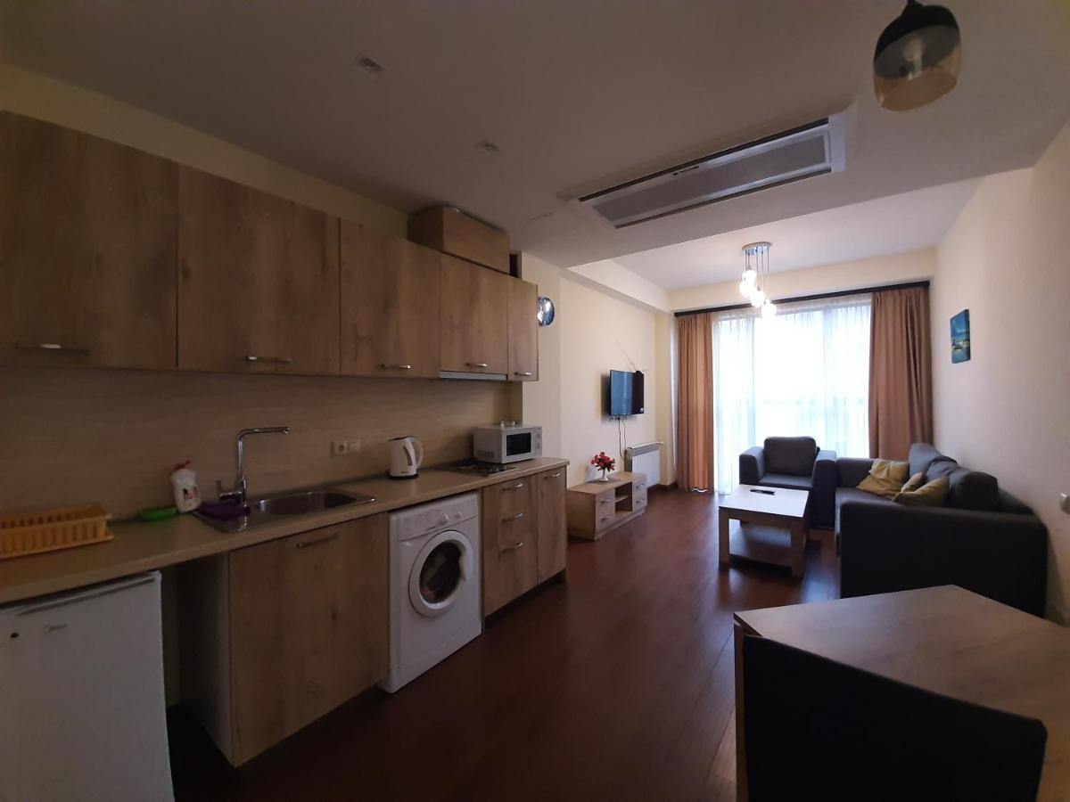 Pride Properties Welcomes You At 17 Buzant St 11-166 Yerevan Armenia Eksteriør billede