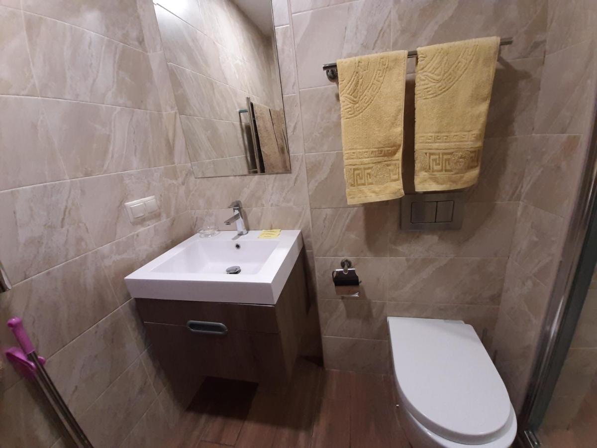 Pride Properties Welcomes You At 17 Buzant St 11-166 Yerevan Armenia Eksteriør billede