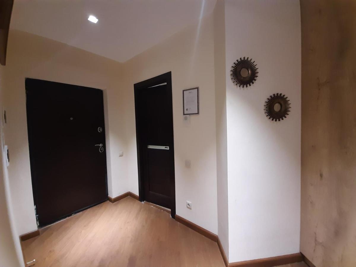 Pride Properties Welcomes You At 17 Buzant St 11-166 Yerevan Armenia Eksteriør billede