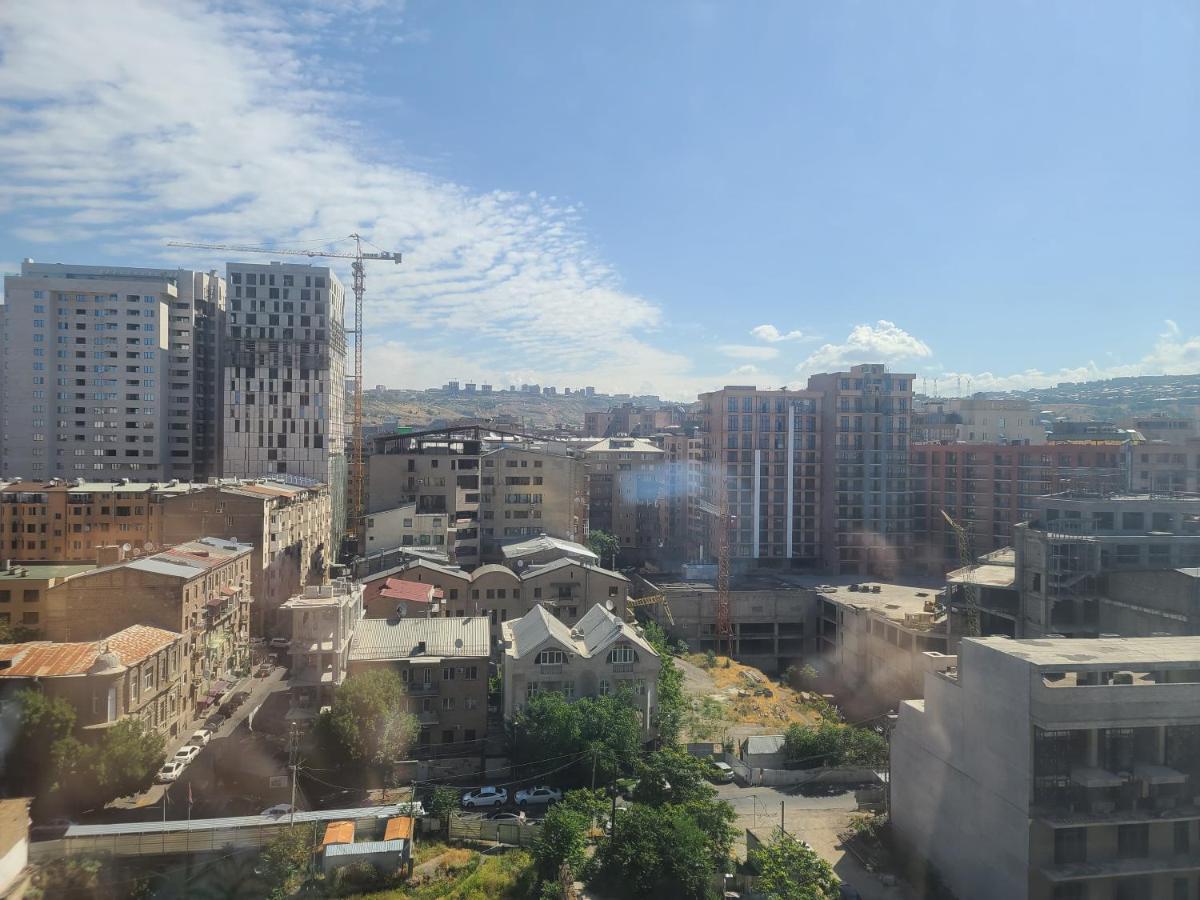 Pride Properties Welcomes You At 17 Buzant St 11-166 Yerevan Armenia Eksteriør billede