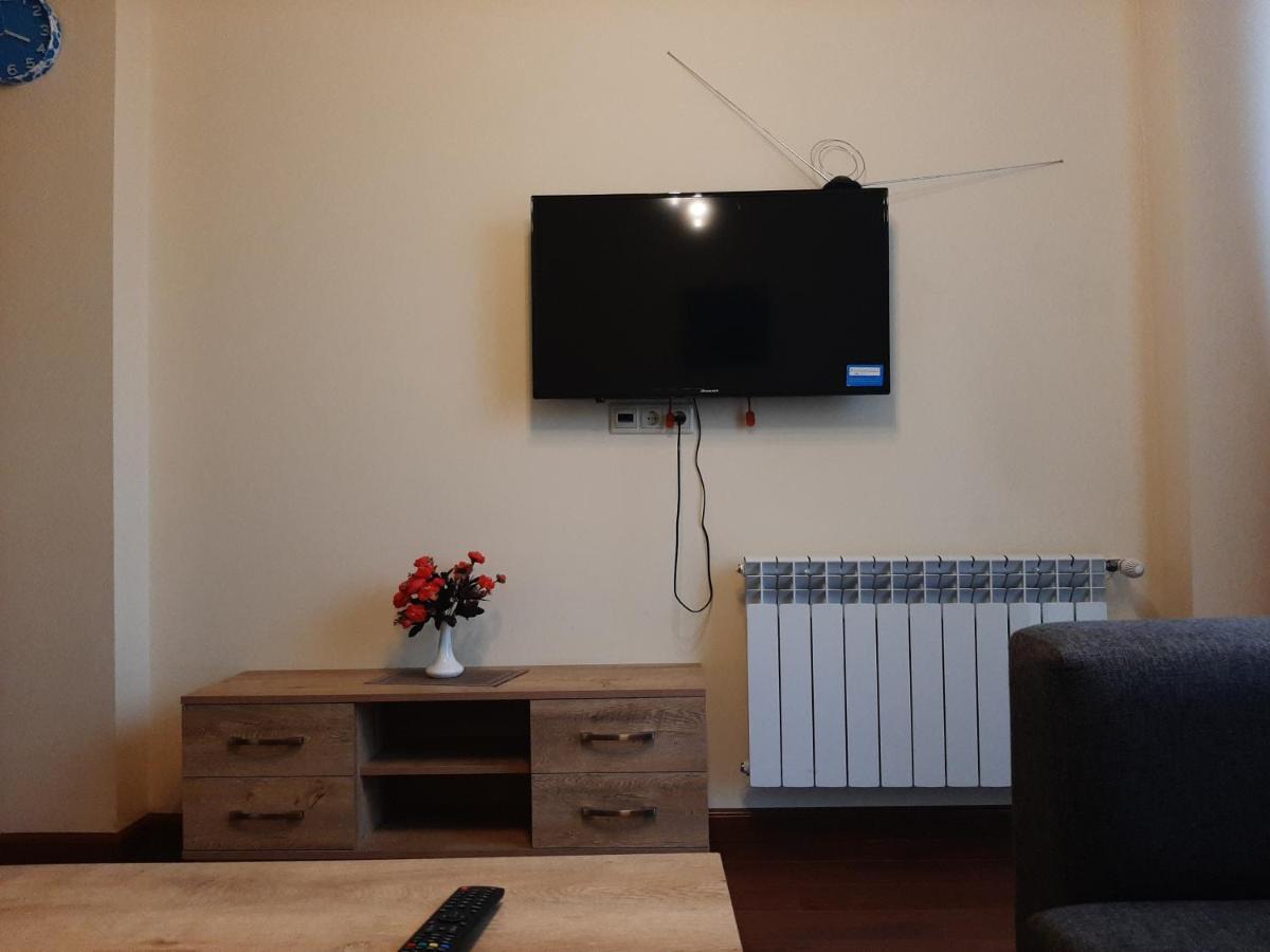 Pride Properties Welcomes You At 17 Buzant St 11-166 Yerevan Armenia Eksteriør billede