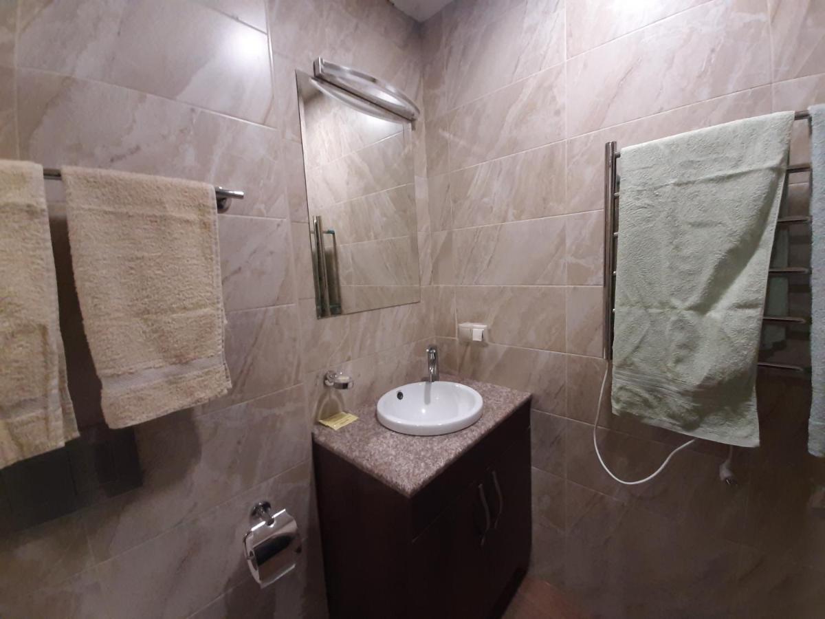 Pride Properties Welcomes You At 17 Buzant St 11-166 Yerevan Armenia Eksteriør billede