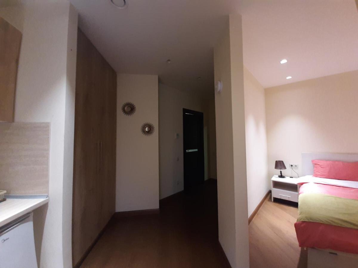 Pride Properties Welcomes You At 17 Buzant St 11-166 Yerevan Armenia Eksteriør billede